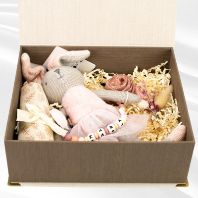 Baby box, SLATKI ZEČIĆ BlaMar - 2 - Baby box "Slatki Zečić" kombinira ručno izrađene heklane zekice, mekane hidrofilne pelene i Baby box, SLATKI ZEČIĆ BlaMar - 2 - Baby box "Slatki Zečić" kombinira ručno izrađene heklane zekice, mekane hidrofilne pelene i