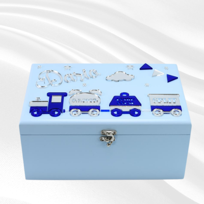 Kutija Uspomena s Vlakićem BlaMar - 1 - Personalizirana kutija uspomena dekorirana akrilnim vlakićem s podacima o rođenju i im Kutija Uspomena s Vlakićem BlaMar - 1 - Personalizirana kutija uspomena dekorirana akrilnim vlakićem s podacima o rođenju i im