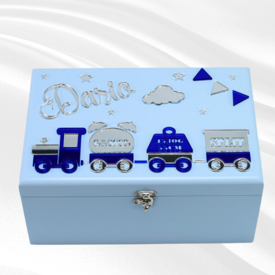 Kutija Uspomena s Vlakićem BlaMar - 2 - Personalizirana kutija uspomena dekorirana akrilnim vlakićem s podacima o rođenju i im Kutija Uspomena s Vlakićem BlaMar - 2 - Personalizirana kutija uspomena dekorirana akrilnim vlakićem s podacima o rođenju i im