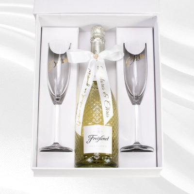 Premium Šampanjac Box BlaMar - 1 - Poklonite luksuz s našim Premium Šampanjac Boxom. Sadrži elegantnu perla bijelu kutiju, dvij Premium Šampanjac Box BlaMar - 1 - Poklonite luksuz s našim Premium Šampanjac Boxom. Sadrži elegantnu perla bijelu kutiju, dvij