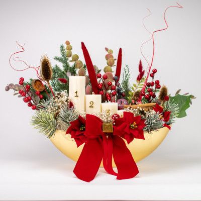 Zlatni advent - 4 - Zlatni Advent je elegantni aranžman u zlatnoj duguljastoj posudi, ručno izrađen. Kombinacija suhog i umje Zlatni advent - 4 - Zlatni Advent je elegantni aranžman u zlatnoj duguljastoj posudi, ručno izrađen. Kombinacija suhog i umje