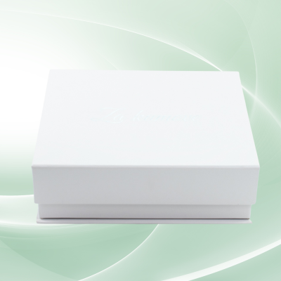 LuxeBox Compact BlaMar - 1 - LuxeBox Compact je čvrsta, kvalitetna kutija izrađena od knjigoveške ljepenke i presvučena knjigov