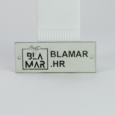 Etiketa s logom od umjetne kože BlaMar - 4 - Etiketa s logom od umjetne kože, dimenzija 25×40 mm, savršen je izbor za kreativce