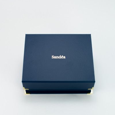Luxe Box No.94 – Ekskluzivni Poklon Set Sandéa - 8 - Luxe Box No.94 savršen je spoj elegancije i luksuza, idealan za poklon ili Luxe Box No.94 – Ekskluzivni Poklon Set Sandéa - 8 - Luxe Box No.94 savršen je spoj elegancije i luksuza, idealan za poklon ili