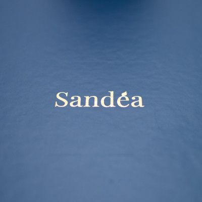 Luxe Box No.94 – Ekskluzivni Poklon Set Sandéa - 11 - Luxe Box No.94 savršen je spoj elegancije i luksuza, idealan za poklon il Luxe Box No.94 – Ekskluzivni Poklon Set Sandéa - 11 - Luxe Box No.94 savršen je spoj elegancije i luksuza, idealan za poklon il