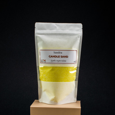 Candle Sand – Žuti Pijesak za Svijeće, Bez Mirisa Sandéa - 1 - Candle Sand je inovativan 100 % biljni vosak u obliku pijeska ko Candle Sand – Žuti Pijesak za Svijeće, Bez Mirisa Sandéa - 1 - Candle Sand je inovativan 100 % biljni vosak u obliku pijeska ko