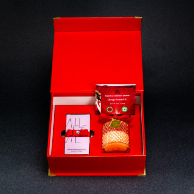Luxe Box No°80 – Elegancija u svakoj noti Sandéa - 1 - Luxe Box No°80 je luksuzni poklon set za istinske ljubitelje sofisticira