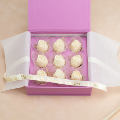 Bloom Édition Sandéa - 2 - Bloom Édition je ručno izrađen poklon kutija koja spaja luksuz i nježnost. Tvrda kaširana kutija, p Bloom Édition Sandéa - 2 - Bloom Édition je ručno izrađen poklon kutija koja spaja luksuz i nježnost. Tvrda kaširana kutija, p