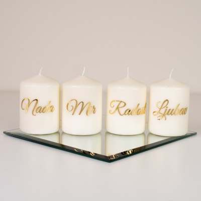 Adventske svijeće 8×5 cm SANDEA – sa zlatnim natpisima (Nada, Mir, Radost, Ljubav) - 1 - Set od četiri adventske svijeće 8×5 c Adventske svijeće 8×5 cm SANDEA – sa zlatnim natpisima (Nada, Mir, Radost, Ljubav) - 1 - Set od četiri adventske svijeće 8×5 c
