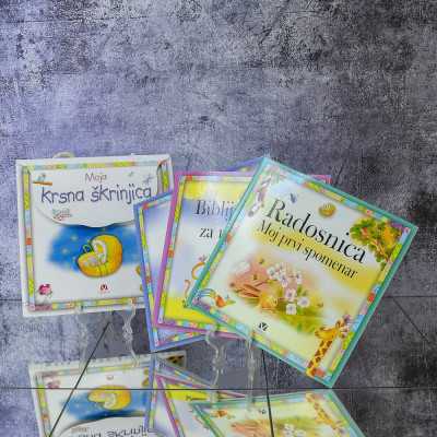 Moja krsna škrinjica Verbum - 2 - Moja krsna škrinjica je sveobuhvatna zbirka koja obuhvaća "Biblijske priče za najmlađe", "Moj Moja krsna škrinjica Verbum - 2 - Moja krsna škrinjica je sveobuhvatna zbirka koja obuhvaća "Biblijske priče za najmlađe", "Moj