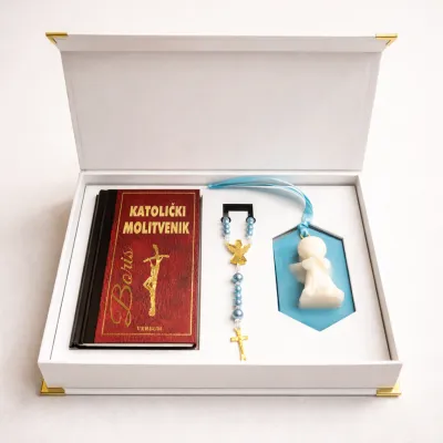 Premium Box – Katolički molitvenik BlaMar - 1 - Elegantni poklon set s katoličkim molitvenikom, krunicom po izboru i mirisnom p