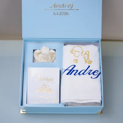 Baby box, krštenje BlaMar - 2 - Baby Box za krštenje savršen je poklon za posebni dan. Paket sadrži personaliziranu poklon kuti